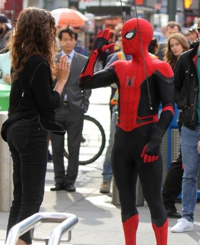 Illustration for article titled Spider-Man tiene un nuevo traje en Far From Home, segĂşn filtraciones del rodaje